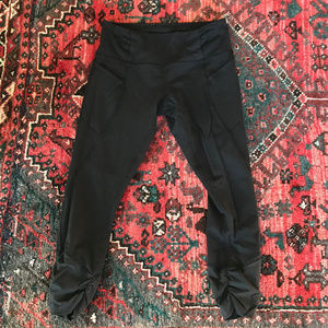 Lululemon Crop Leggings. Size 6